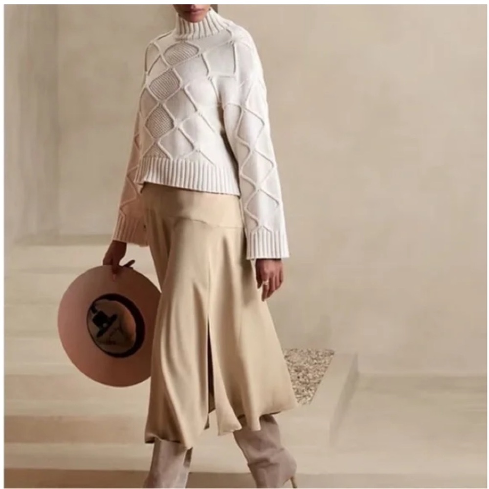 Banana Republic Cream Asymmetrical Skirt